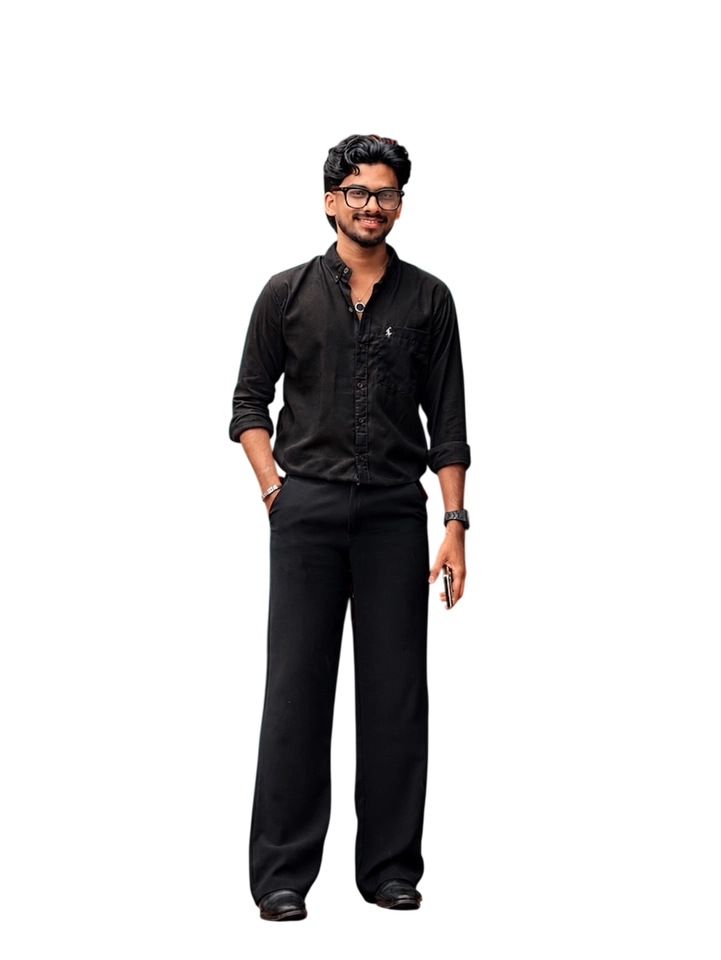 best-social-media-marketer-ino-palakkad posing